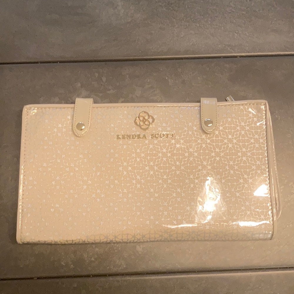 Kendra Scott jewelry case